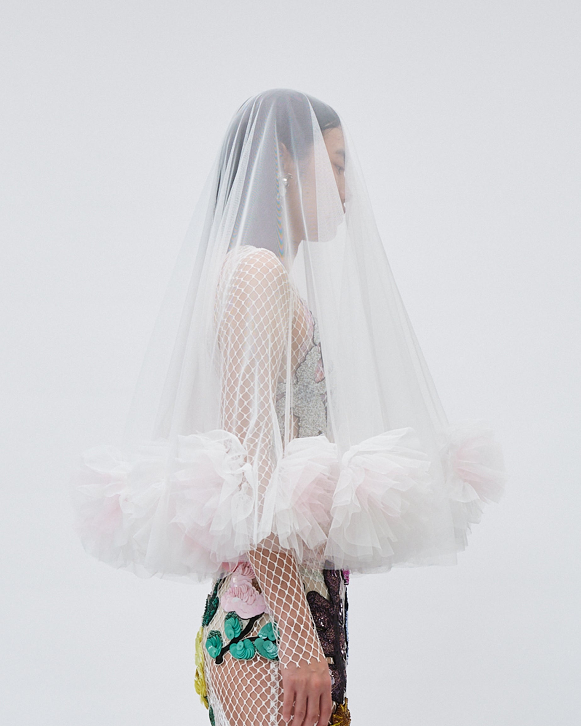 WOMEN WHITE AIR FLOWER TULLE RUFFLE DROP VEIL WEDDING BRIDAL VEIL HEADPIECE