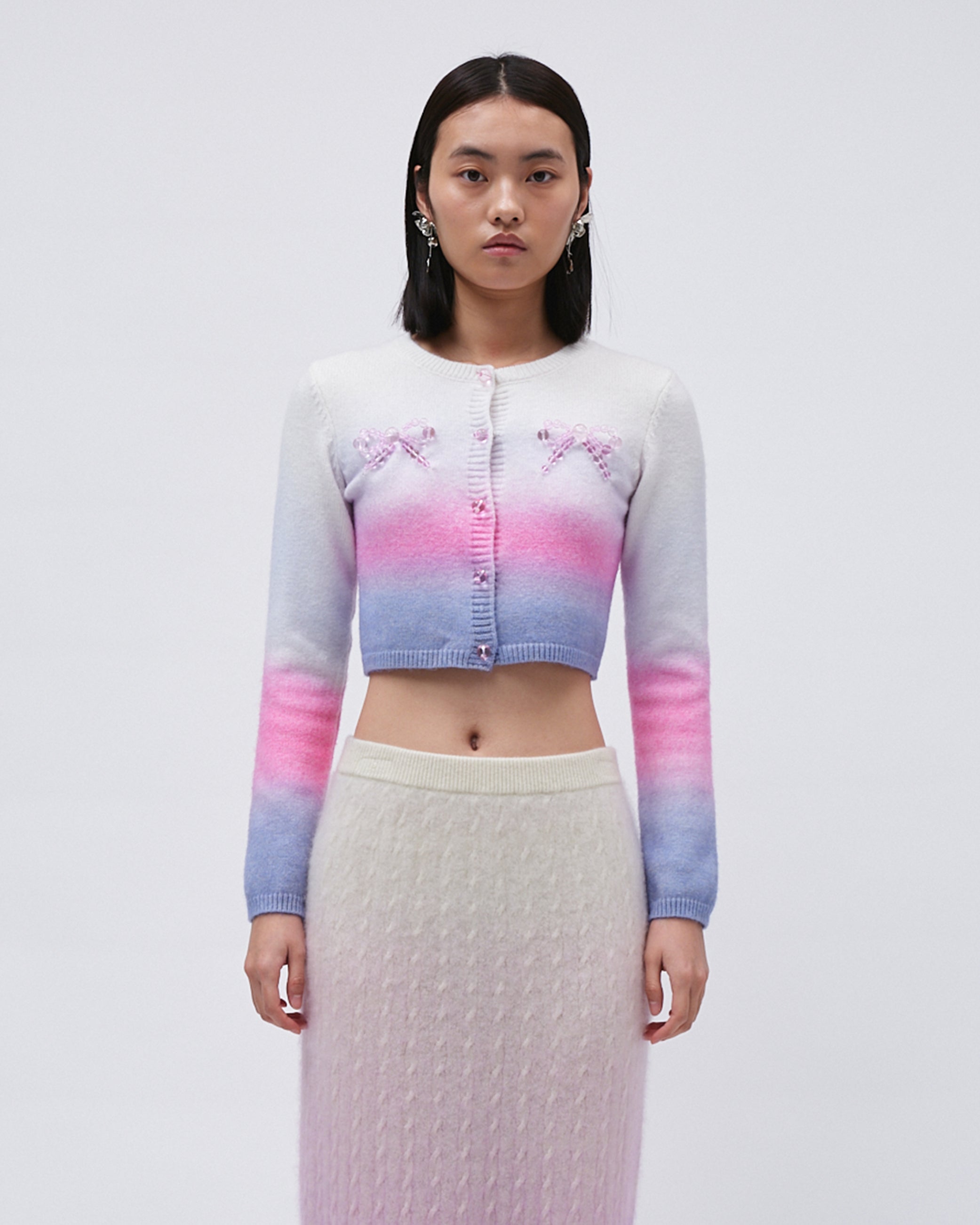 WOMENS KNITTED TOP JUMPER SWEATER GRADIENT COLOUR LONG SLEEVE CROP TOP WITH FRONT BUTTONS AND BEADED BOWS PINK WHITE AND BLUE
