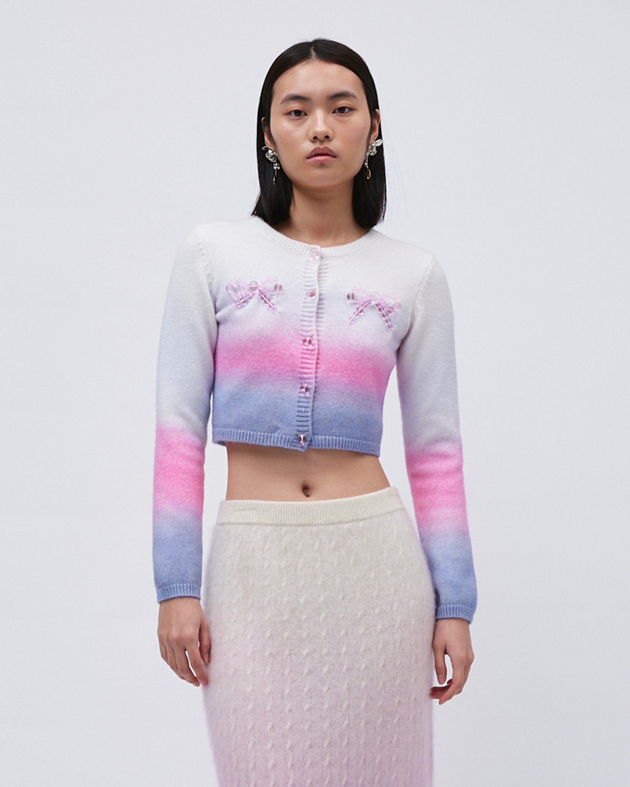 WOMENS KNITTED TOP JUMPER SWEATER GRADIENT COLOUR LONG SLEEVE CROP TOP WITH FRONT BUTTONS AND BEADED BOWS PINK WHITE AND BLUE