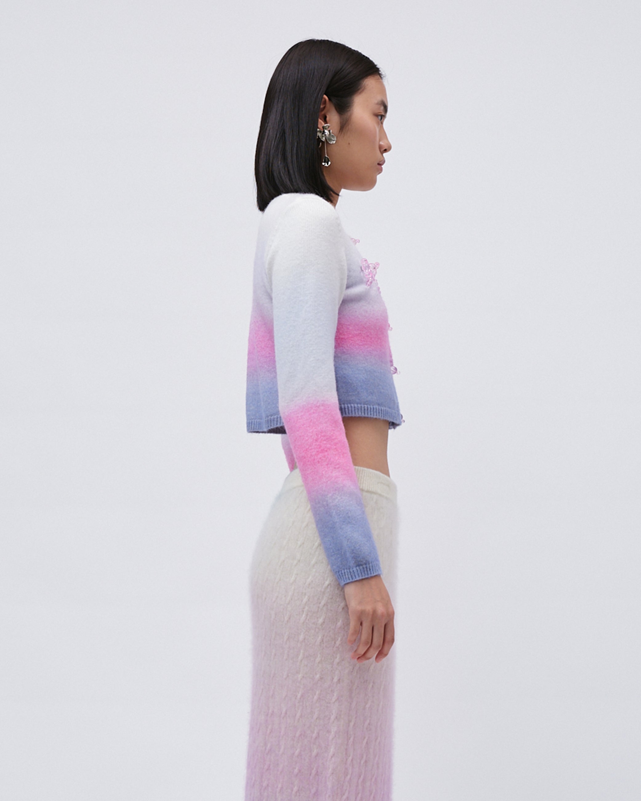 WOMENS KNITTED TOP JUMPER SWEATER GRADIENT COLOUR LONG SLEEVE CROP TOP WITH FRONT BUTTONS AND BEADED BOWS PINK WHITE AND BLUE