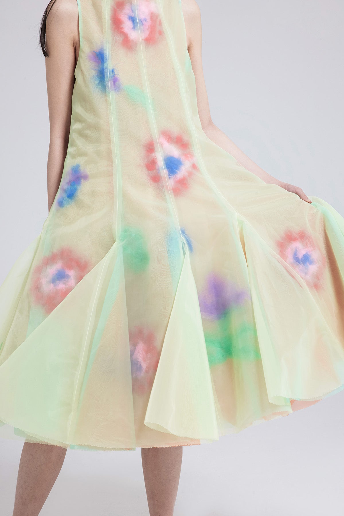 WOMEN GIRL GREEN SLEEVELESS MIDI STYLE VOLUME FEATHER EMBROIDERED DRESS