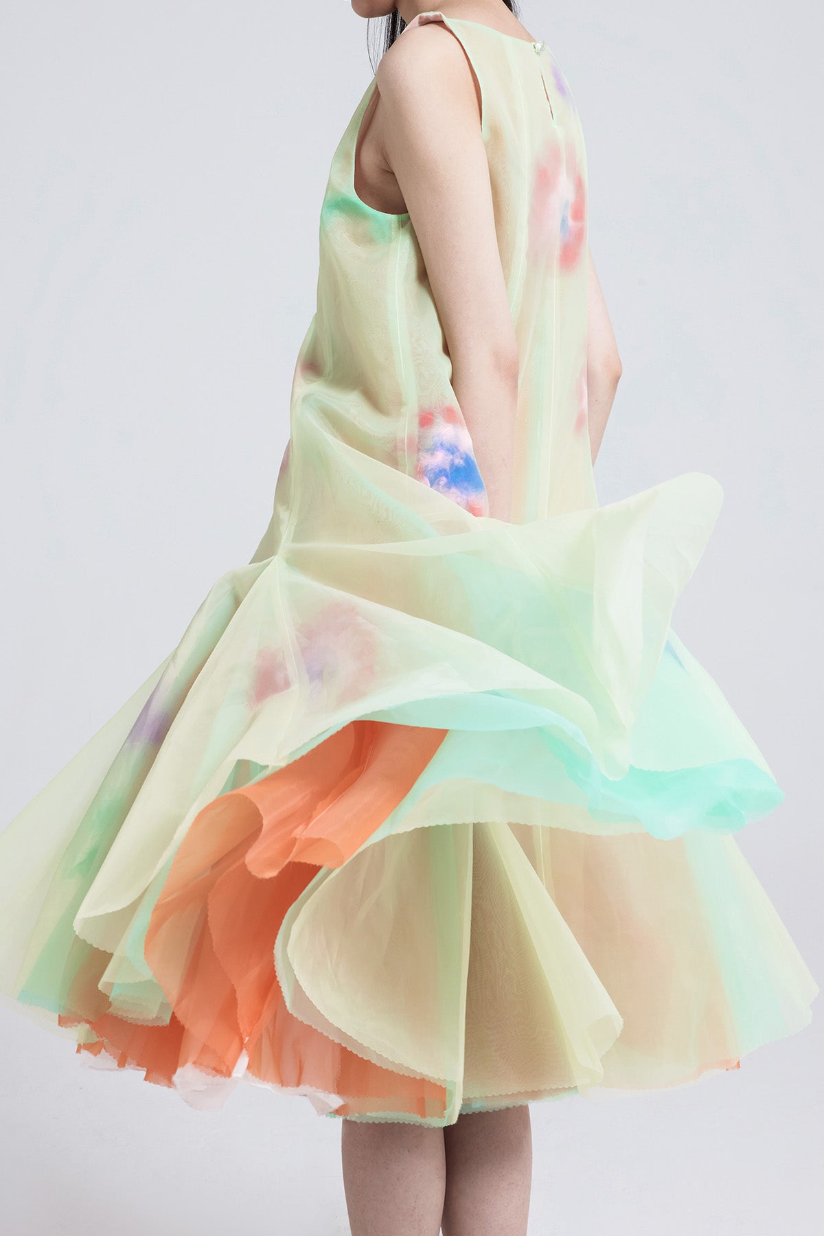 WOMEN GIRL GREEN SLEEVELESS MIDI STYLE VOLUME FEATHER EMBROIDERED DRESS