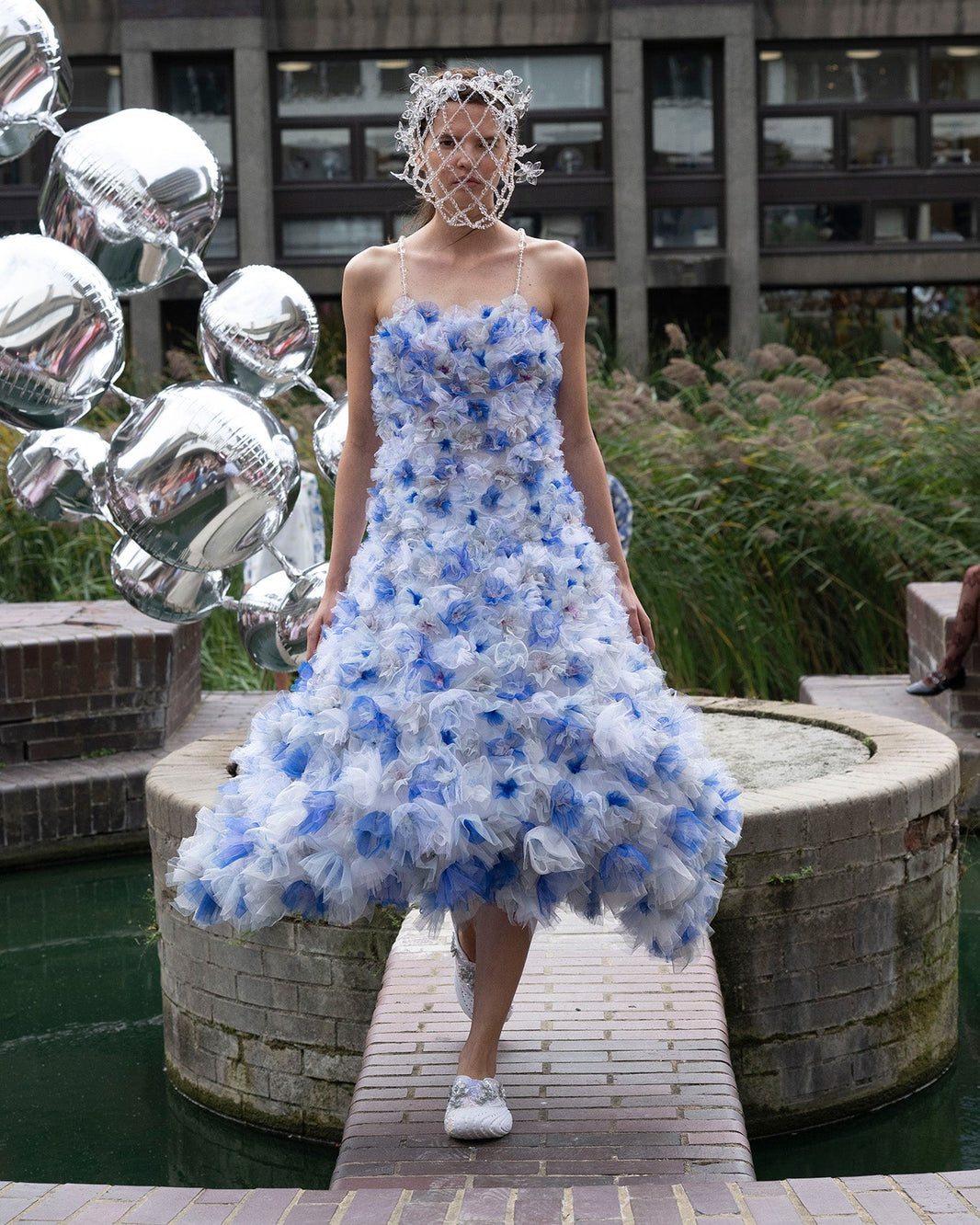 SS27 LONDON RUNWAY