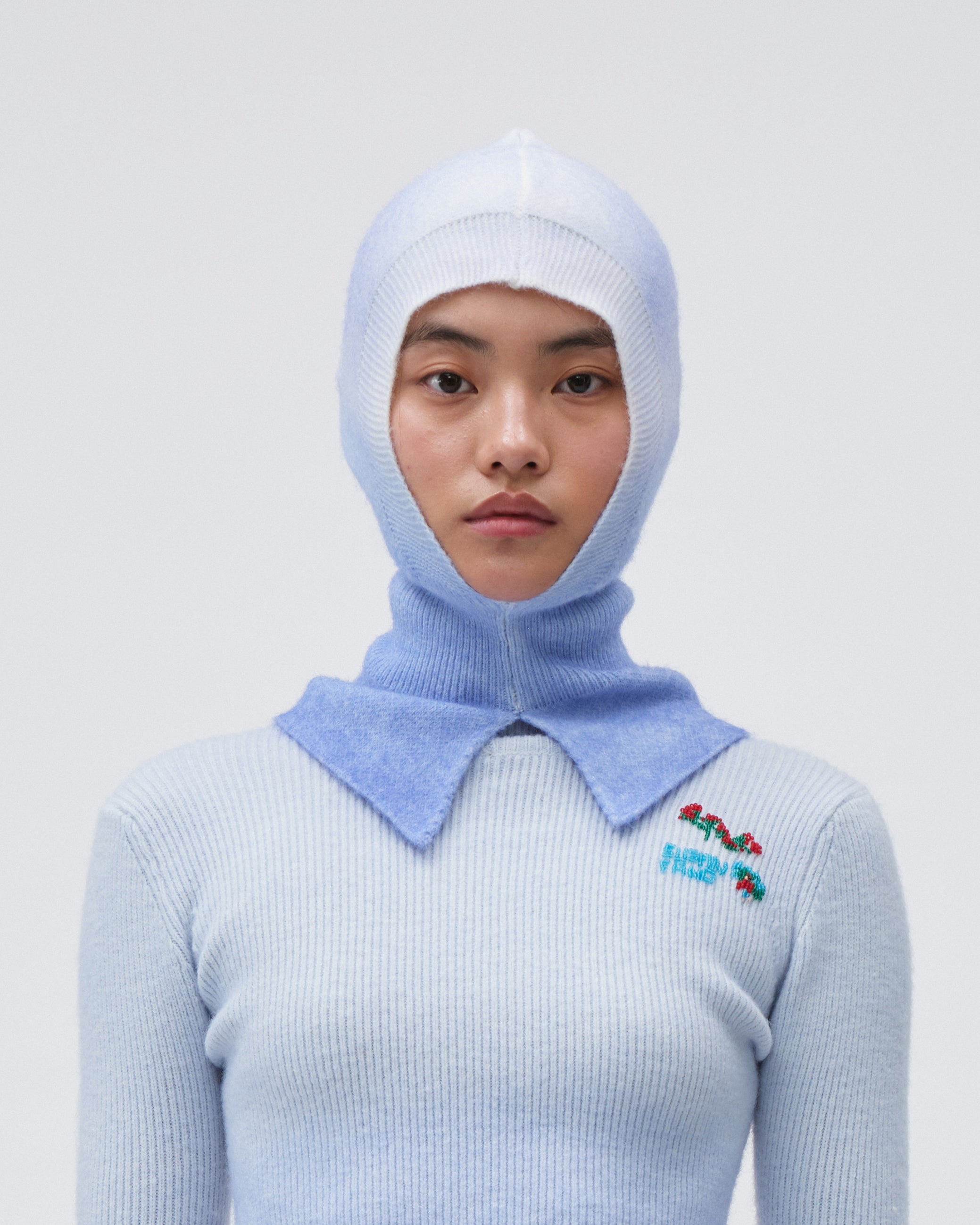 WOMENS GIRLS KNIT BALACLAVA HOOD SNOOD IN WHITE AND BLUE GRADIENT 