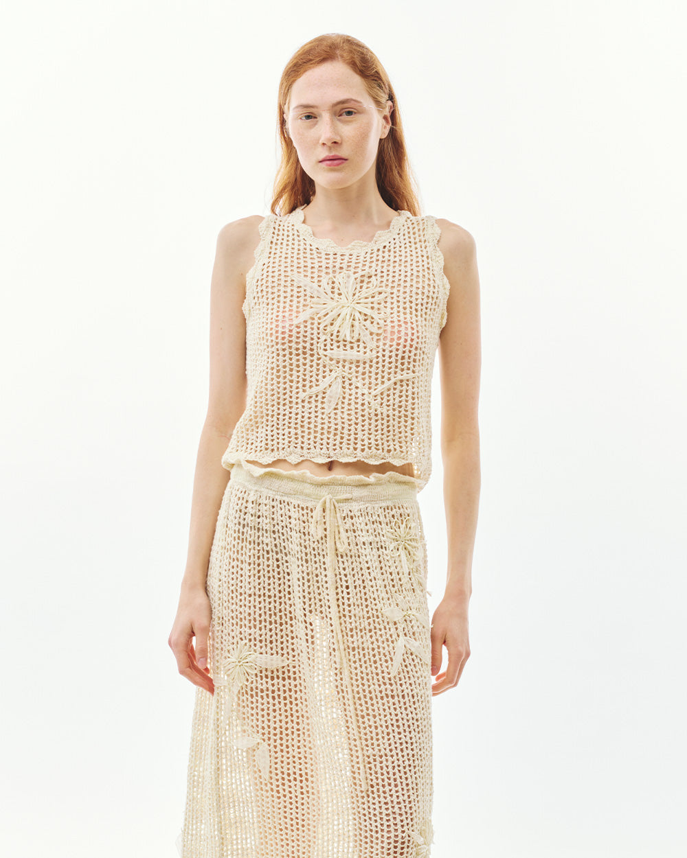CROCHETFLOWERNETKNITTOP_beige_front2