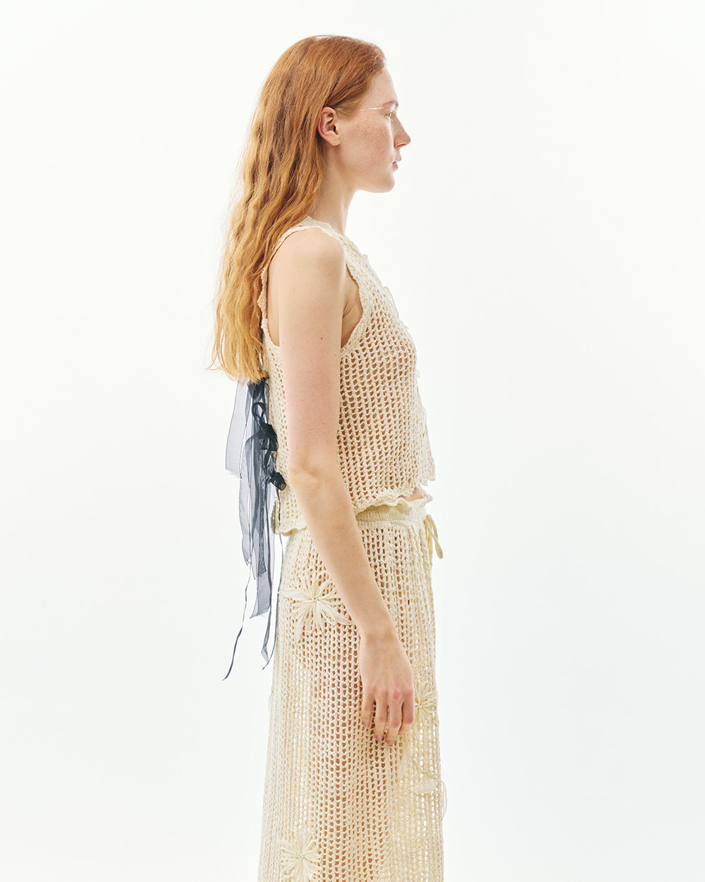 CROCHETFLOWERNETKNITTOP_beige_right