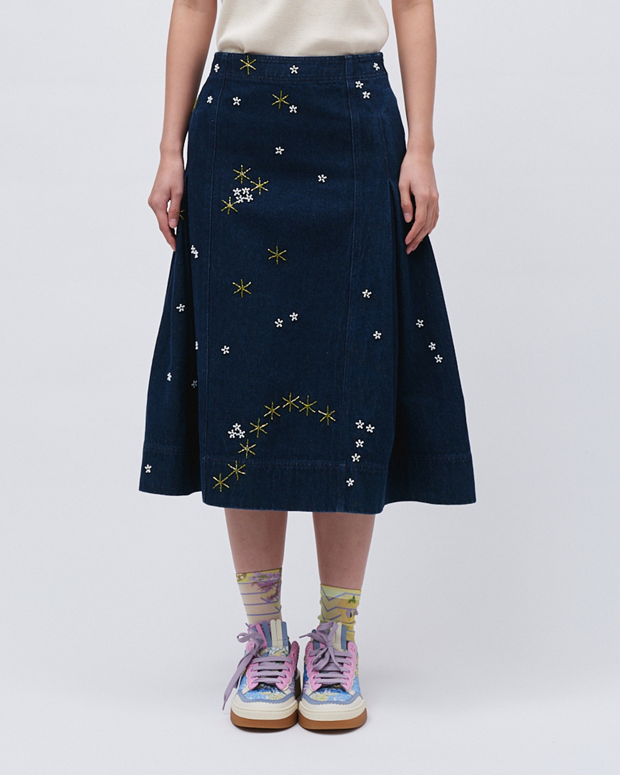 WOMEN'S DENIM NAVY COLOUR MIDI LENGTH SKIRT WITH STAR EMBROIDERIES AND SIDE PLEATS
