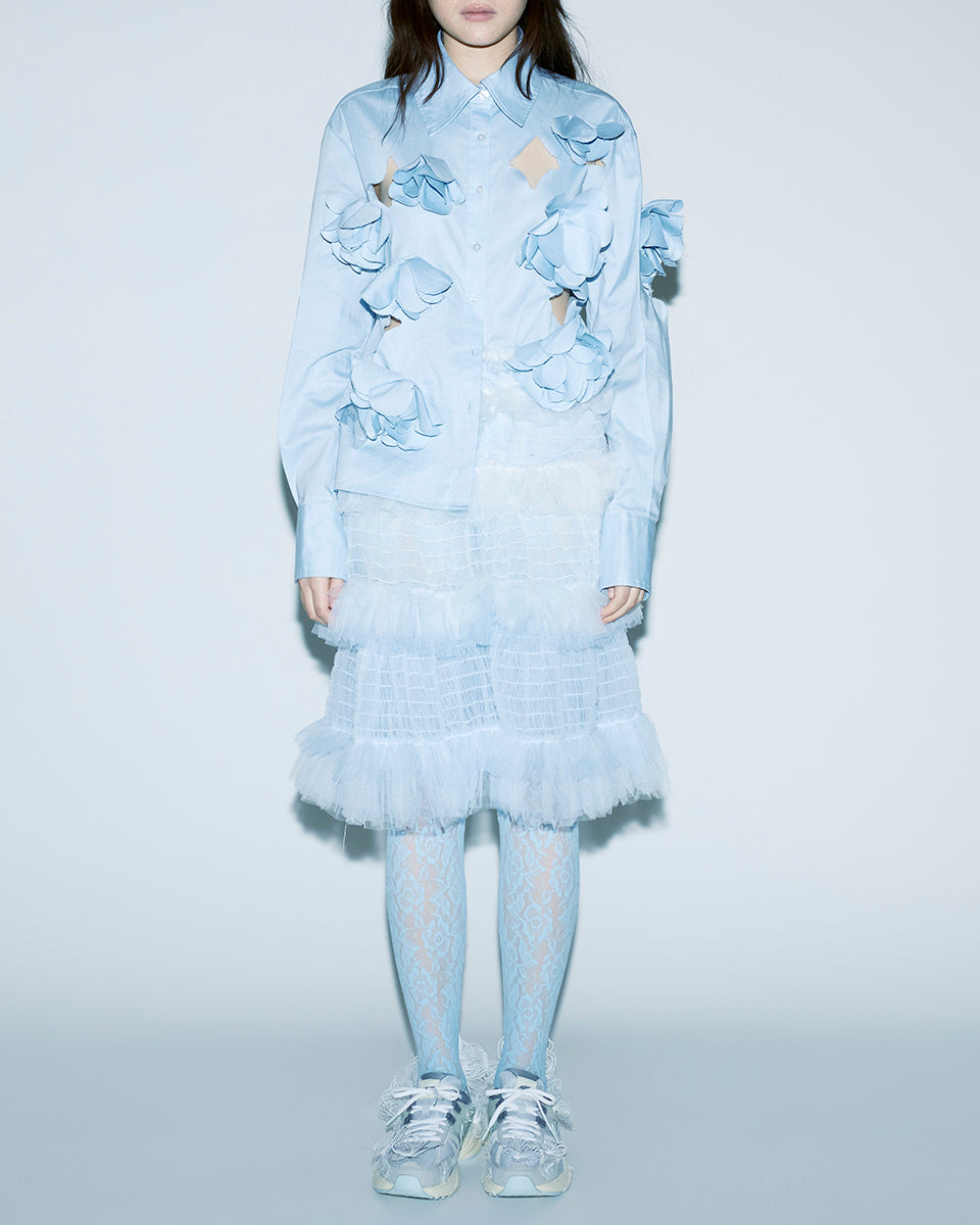 BLUE HAND-SEWN FLOWER PATCHED BUTTON FRONT CUT-ON DETAILS FLORAL CUTOUT SHIRT
