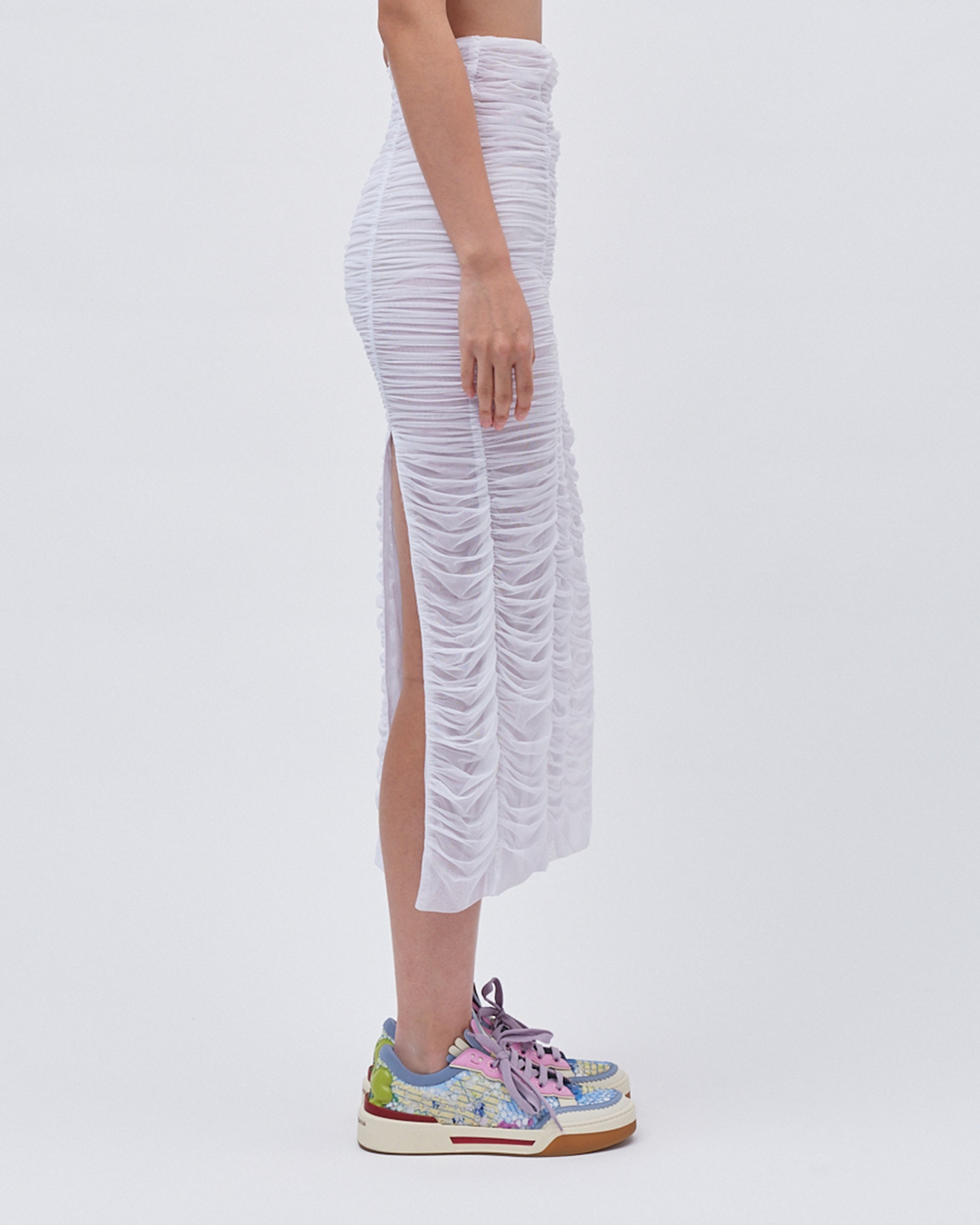 WOMEN'S SLIT SKIRT MID LENGTH FITTED SKIRT WITH GATHERING DETAILS AND ZIP CLOSURE WHITE