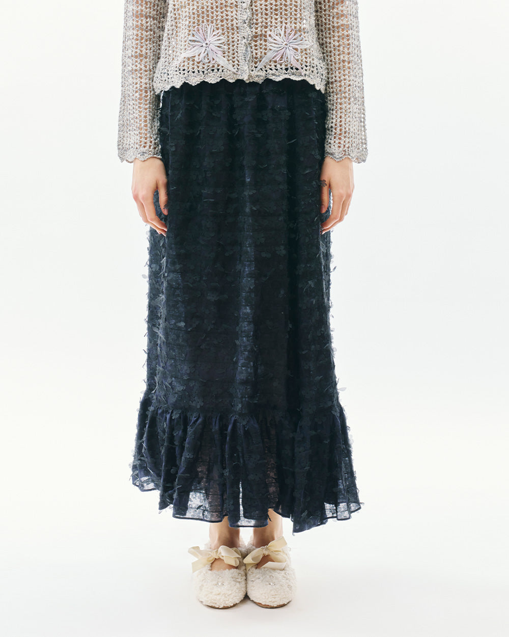 LASER-CUTFLOWERMIDIRUFFLESKIRT_black_front