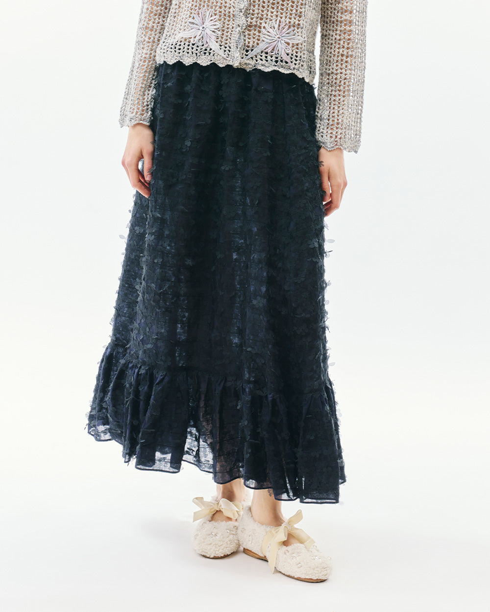 LASER-CUTFLOWERMIDIRUFFLESKIRT_black_front2