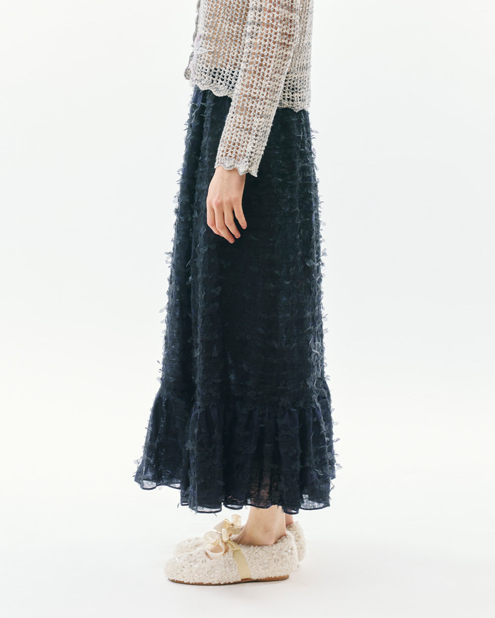 LASER-CUTFLOWERMIDIRUFFLESKIRT_black_left