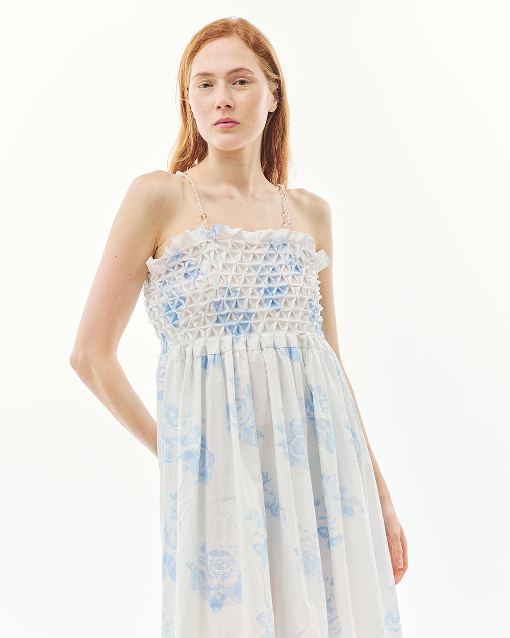 PRINTEDFLORALBUBBLESMOCKEDSTRAPDRESS_closeup