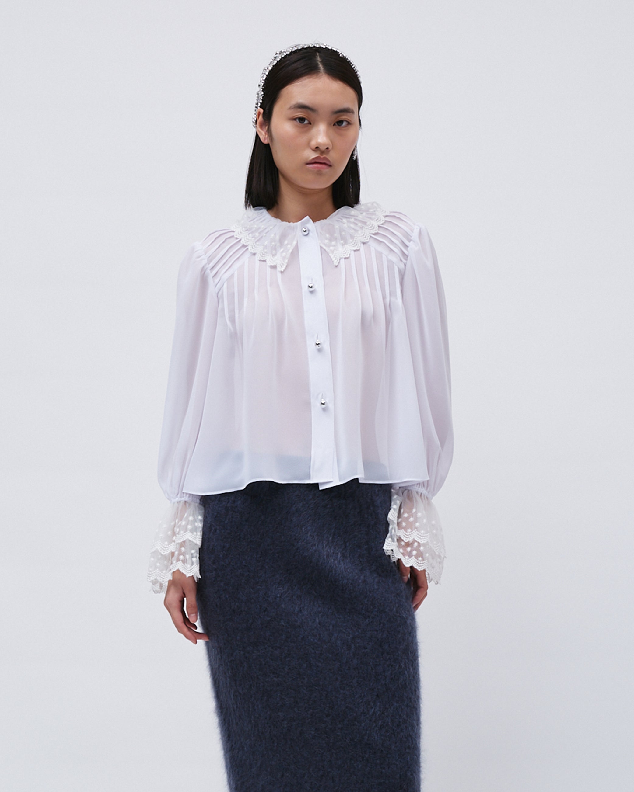 PLEATED LACE BLOUSE