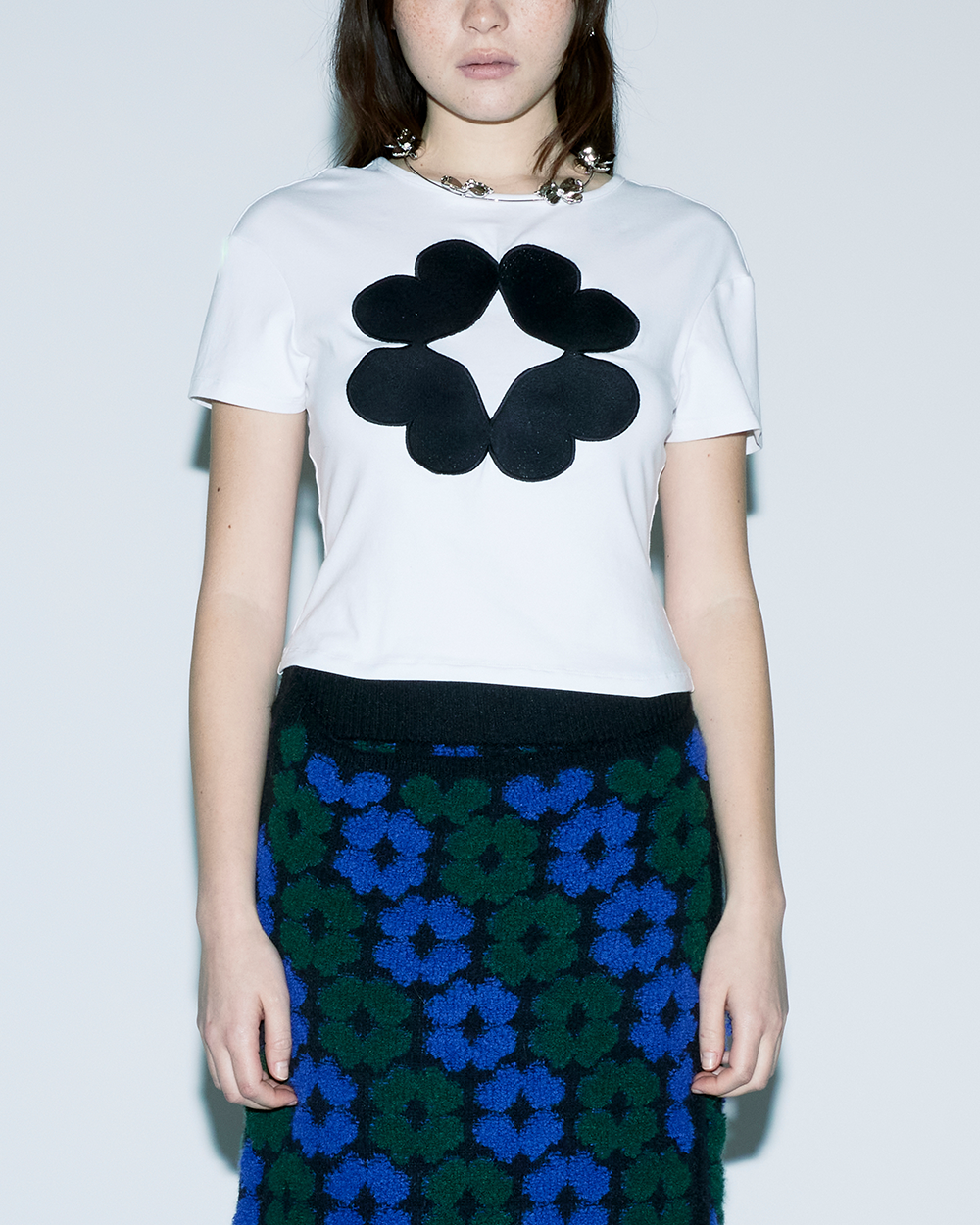 SF MONOGRAM LOWER-WAIST LENGTH MINI T-SHIRT FRONT EMBROIDERED PATTERN TOP