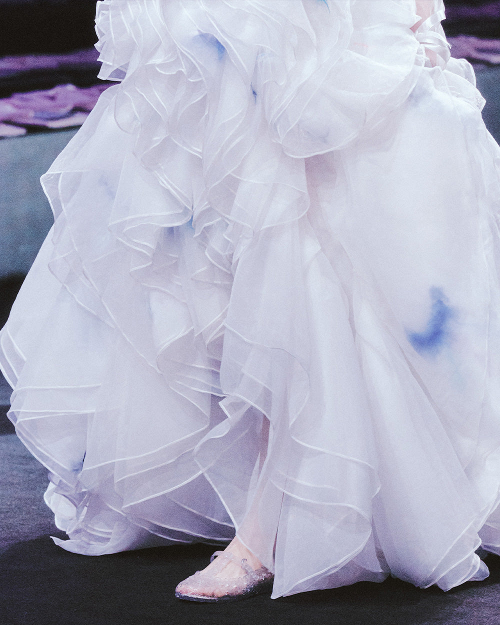 SUSANFANGFEATHEREMBROIDEREDRUFFLEMAXIDRESStraindetails