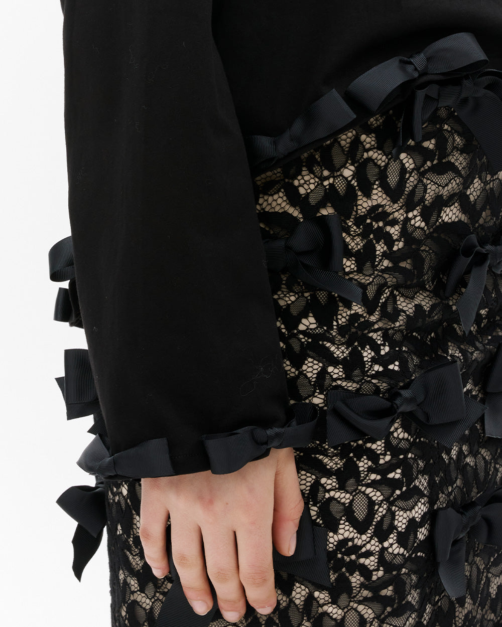 SUSANFANGMONOGRAMBOWTOPBLACKdetails
