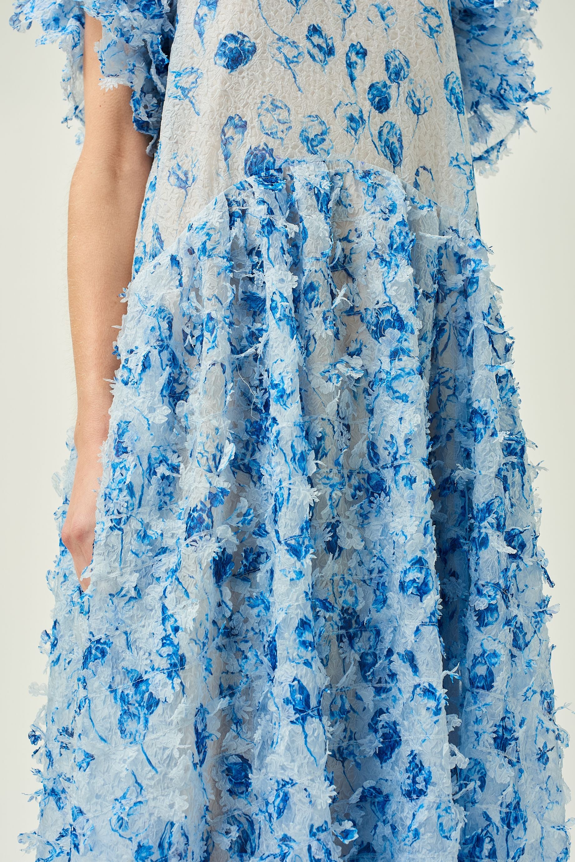 WOMEN NAVY MIDI LOOSE FRILLED SLEEVES LASER CUT DRESS
